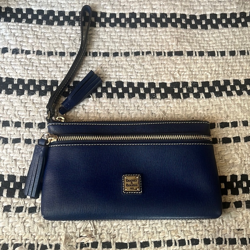 NEW Dooney & Bourke Wristlet Wallet